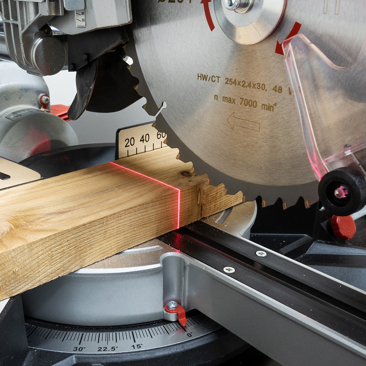 Usługa docinania na wymiar - panele